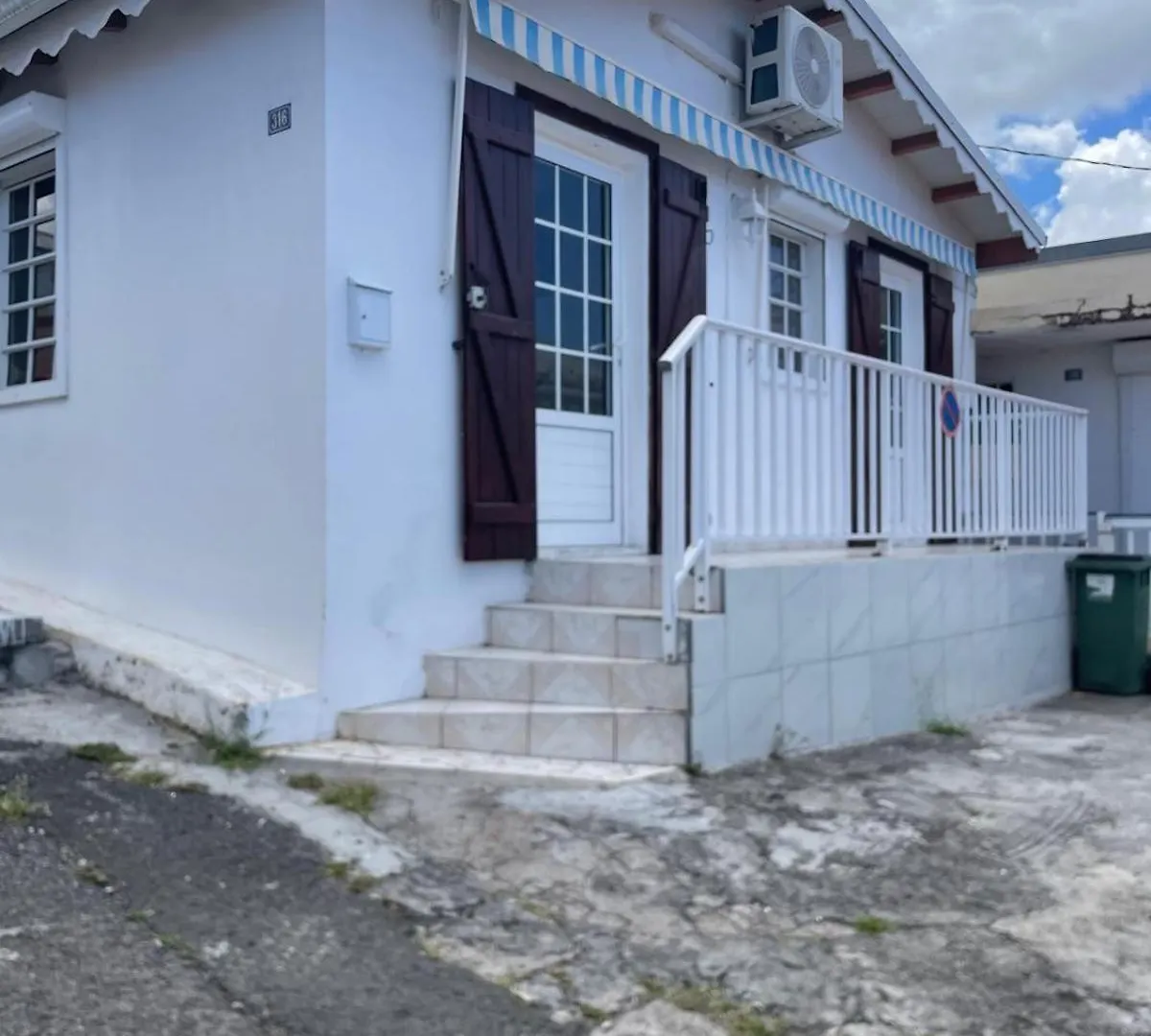 Maison Individuelle Vue Sur Mer Basse-Terre